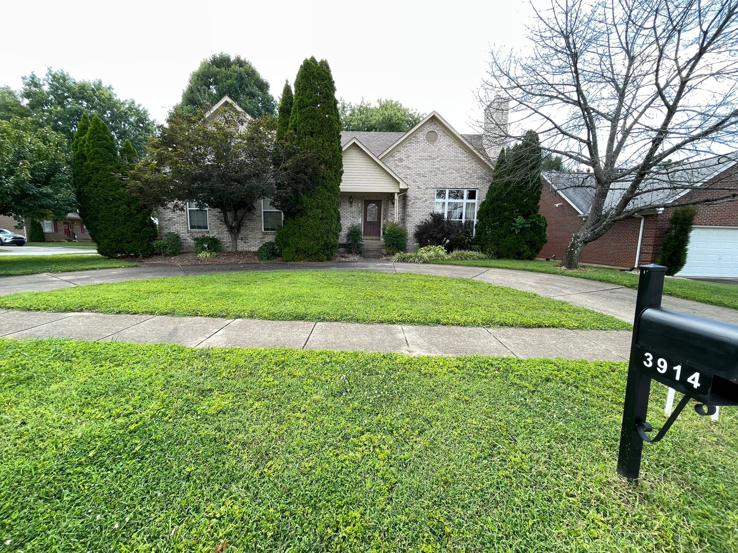 Wow, Huge home near South Hurstbourne of Louisville – photo 1