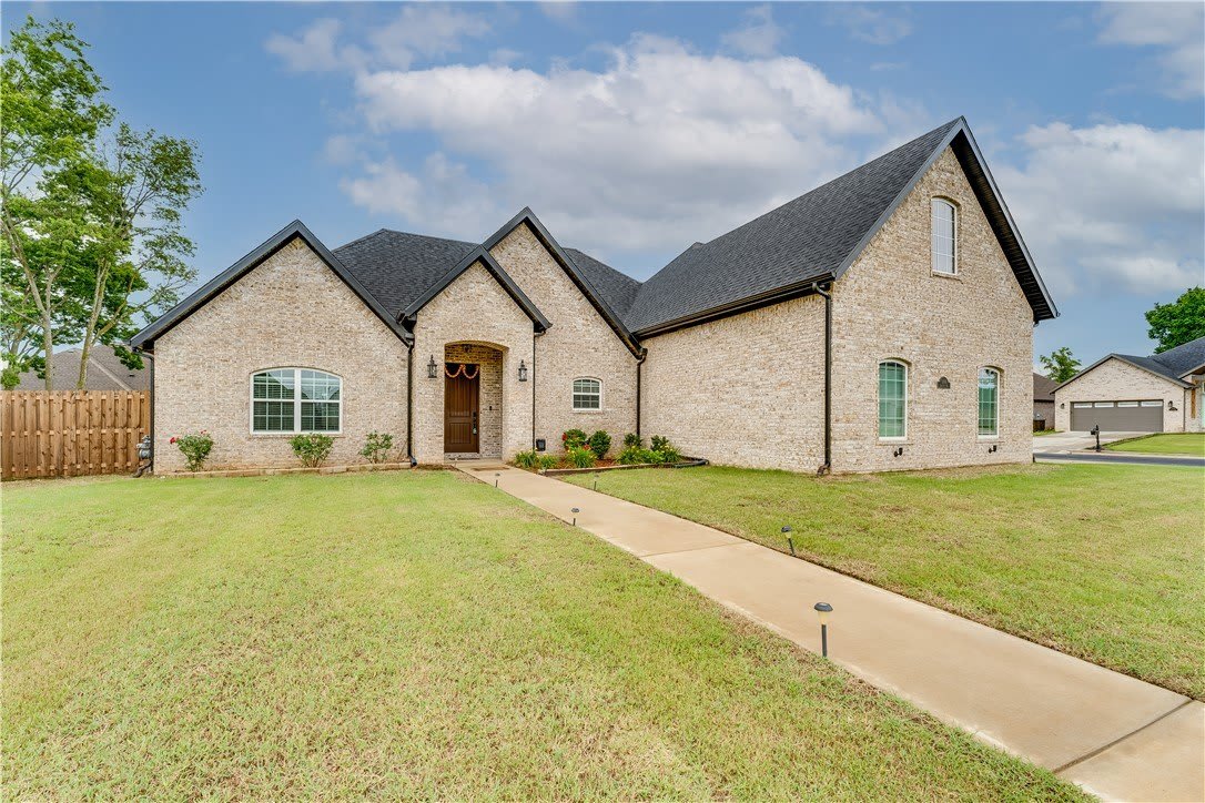 1100 Brandon Way – photo 2