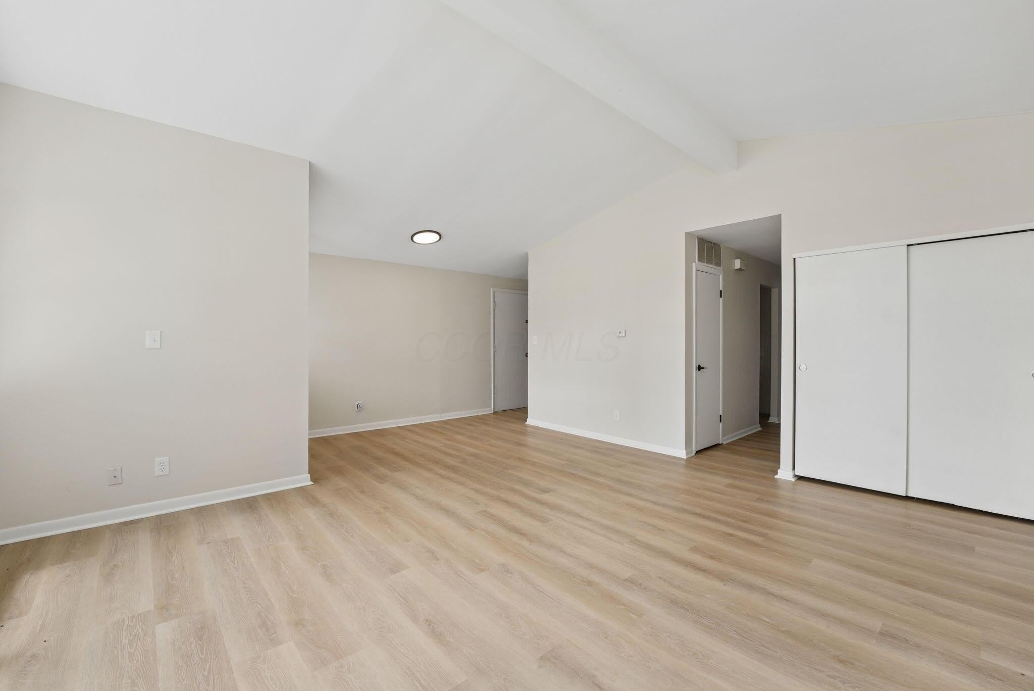 5038 Betsy Drive – photo 5