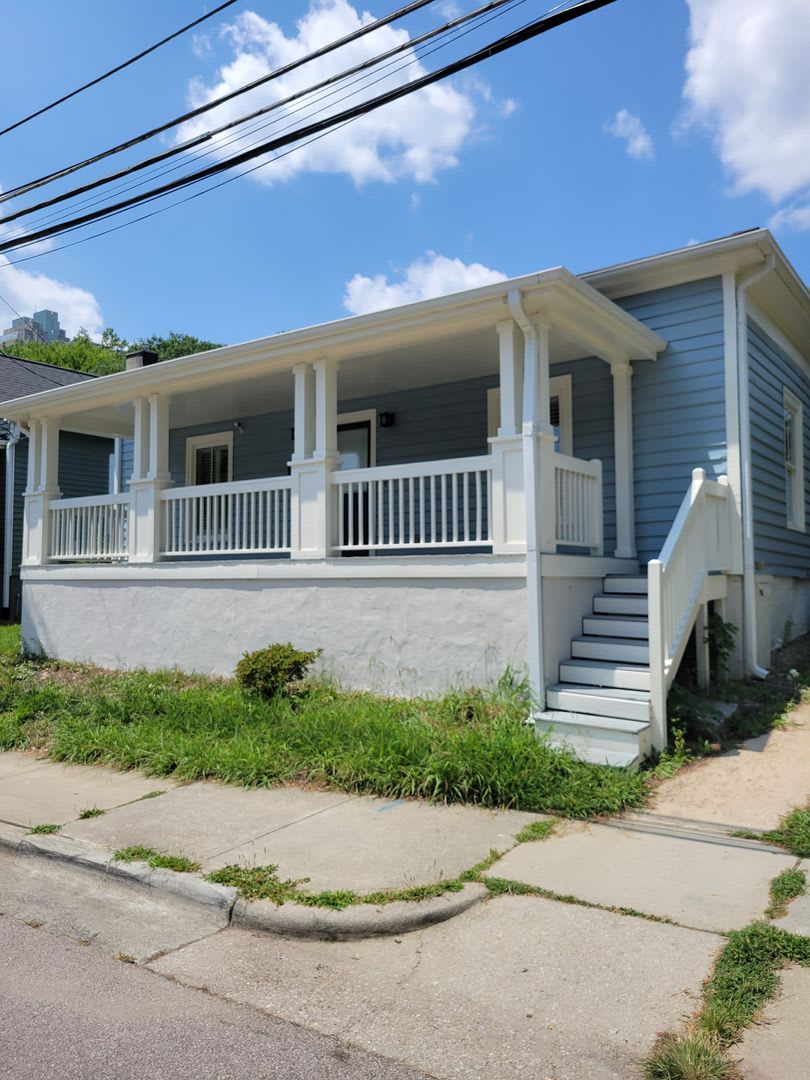 Charming 3br 2ba Home near Downtown Raleigh! Available Now! – photo 1
