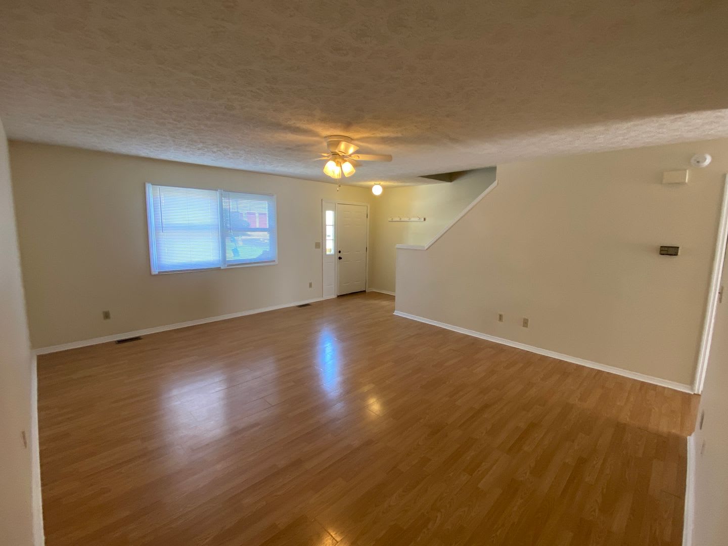 3 Bed/2.5 Bath Bloomington Townhouse – photo 3