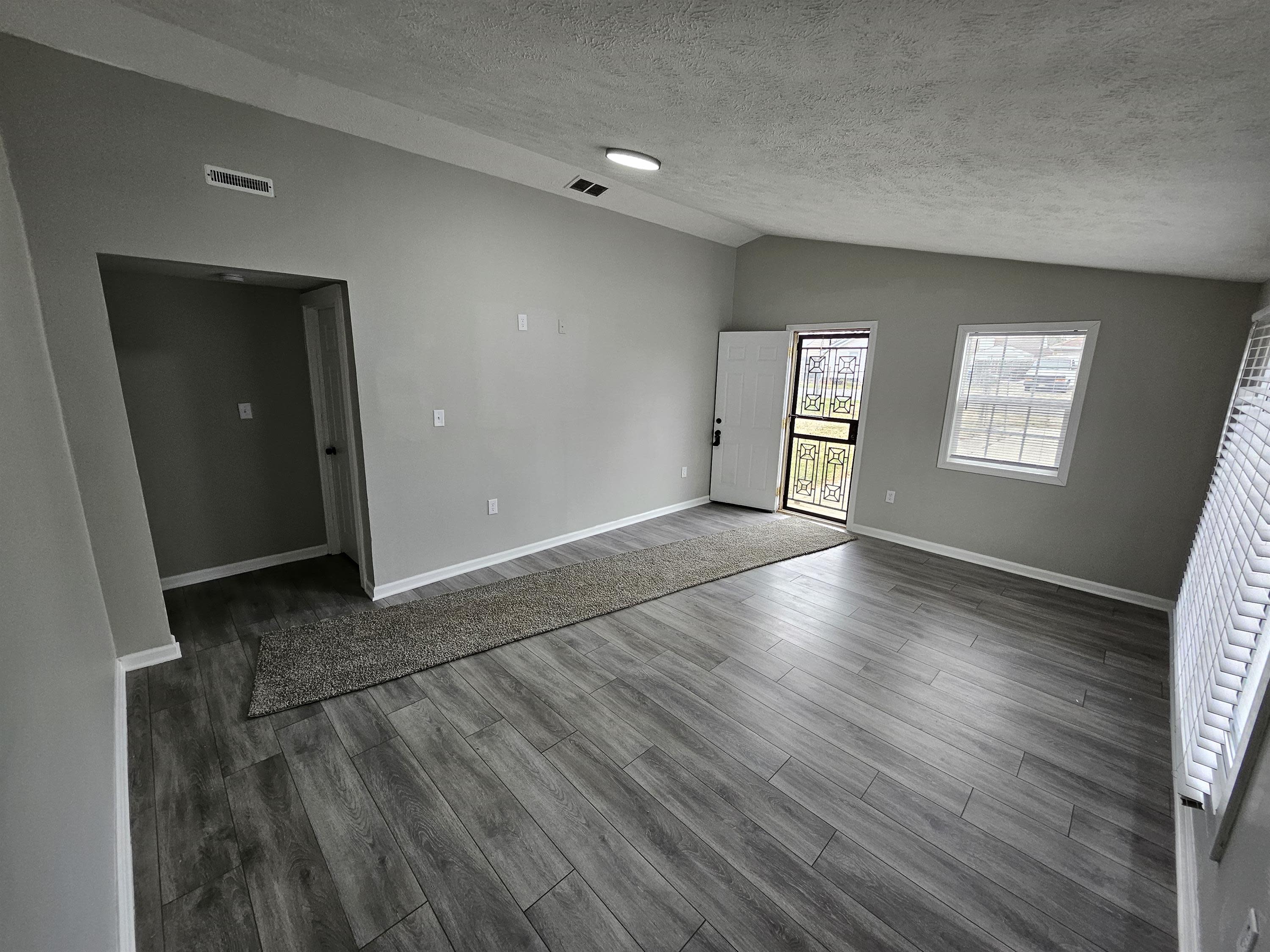 5221 Melrose Avenue – photo 4