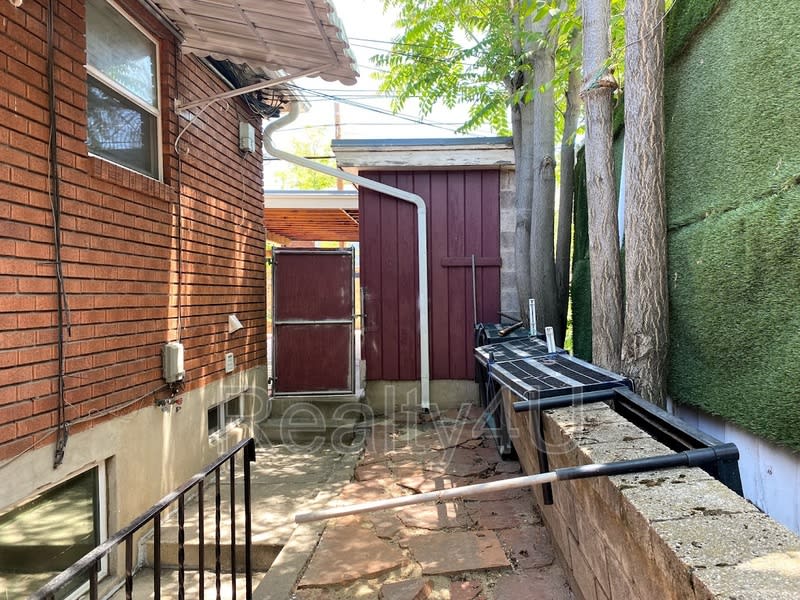 1246 East Crystal Avenue – photo 3