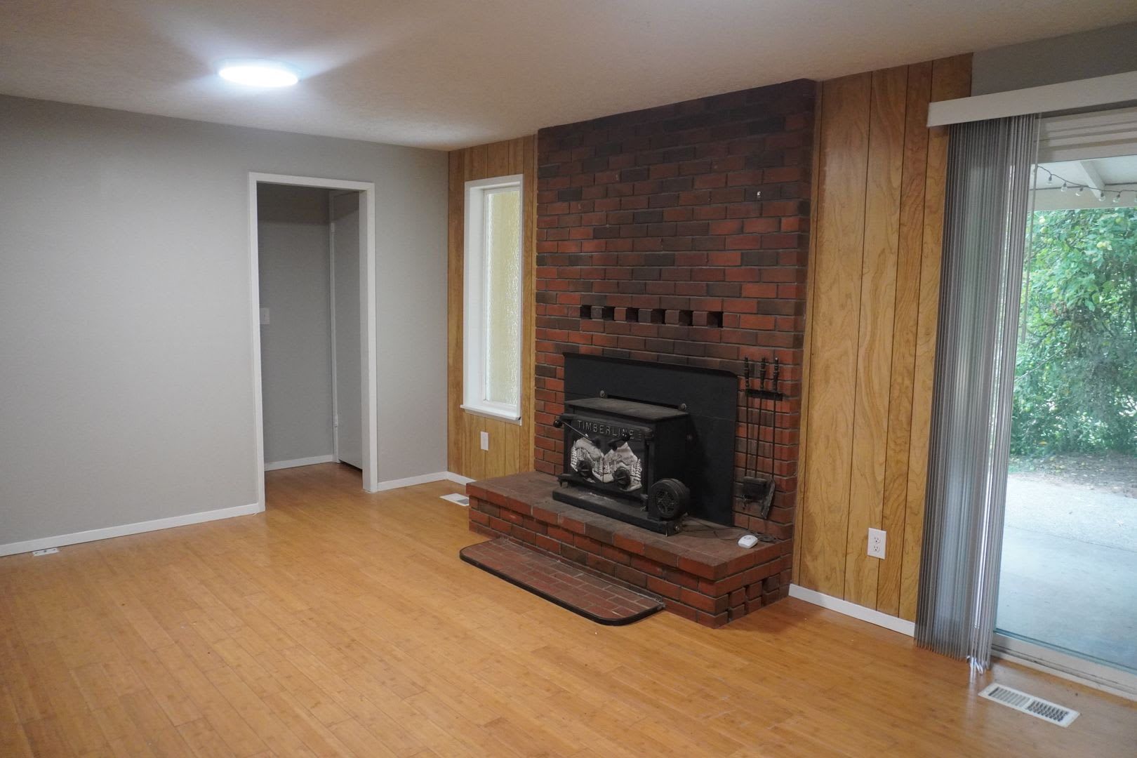 Ridgefield Home for Lease on Spacious Lot – photo 5