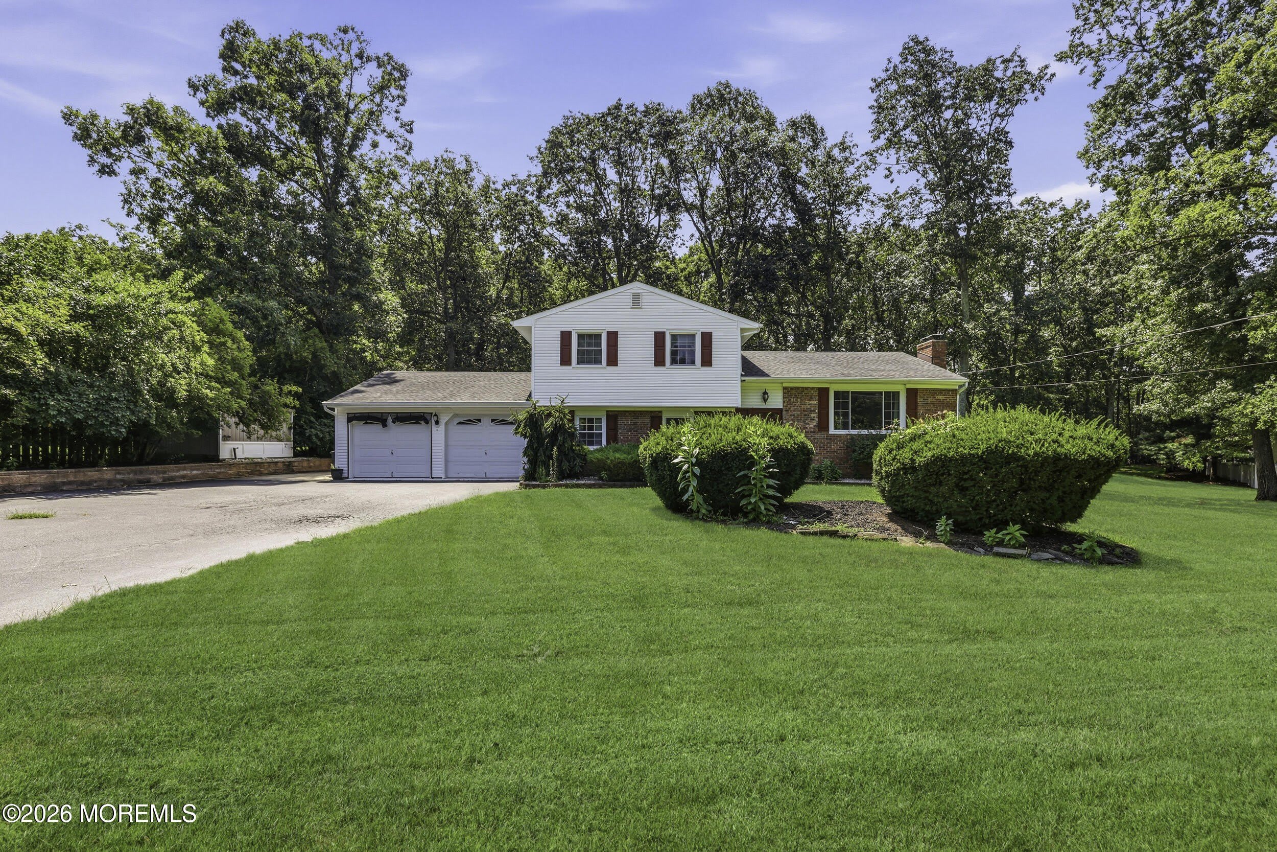 221 New Central Avenue – photo 3