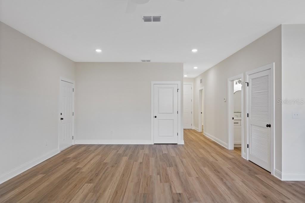 4206 N MANHATTAN Avenue – photo 2