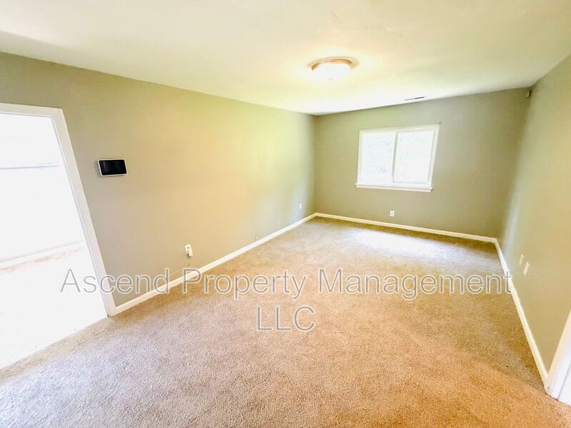 717 Caruthers Rd – photo 4