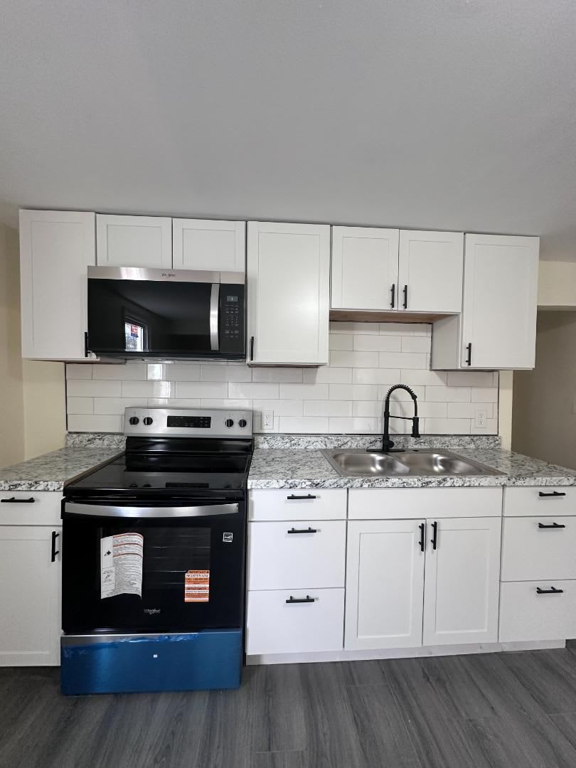 153 Vine St Unit 4 – photo 3