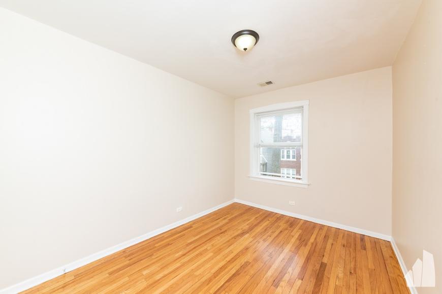 3749 W Sunnyside Ave – photo 3