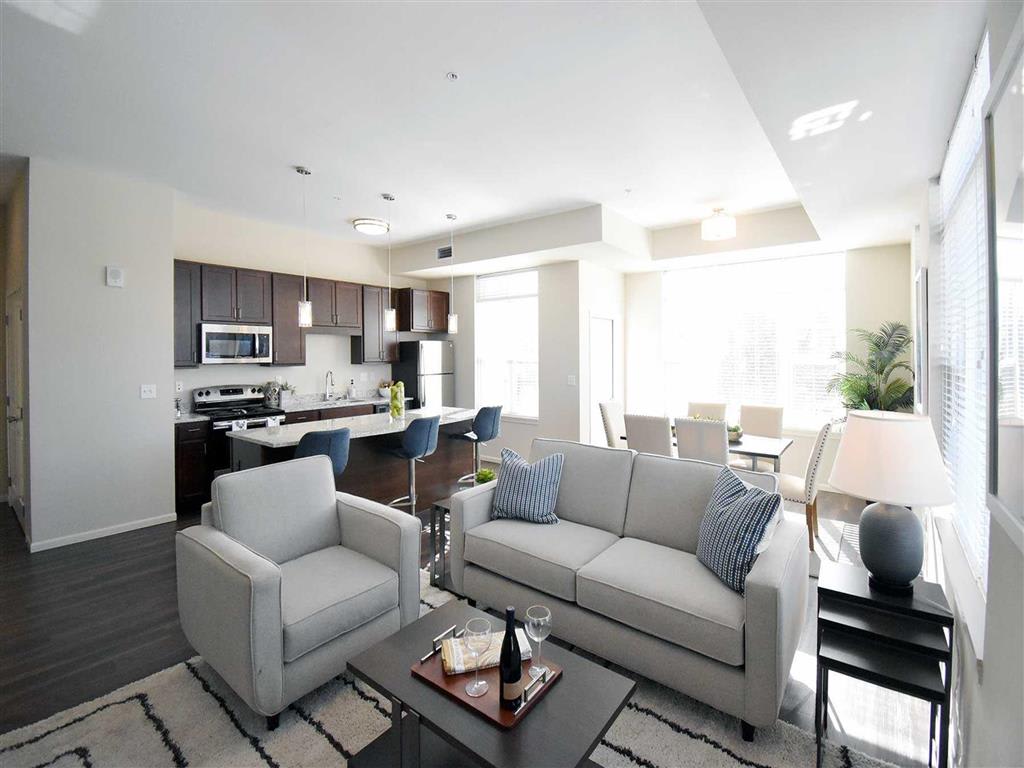 Oaks of Shorewood Apartments – photo 3