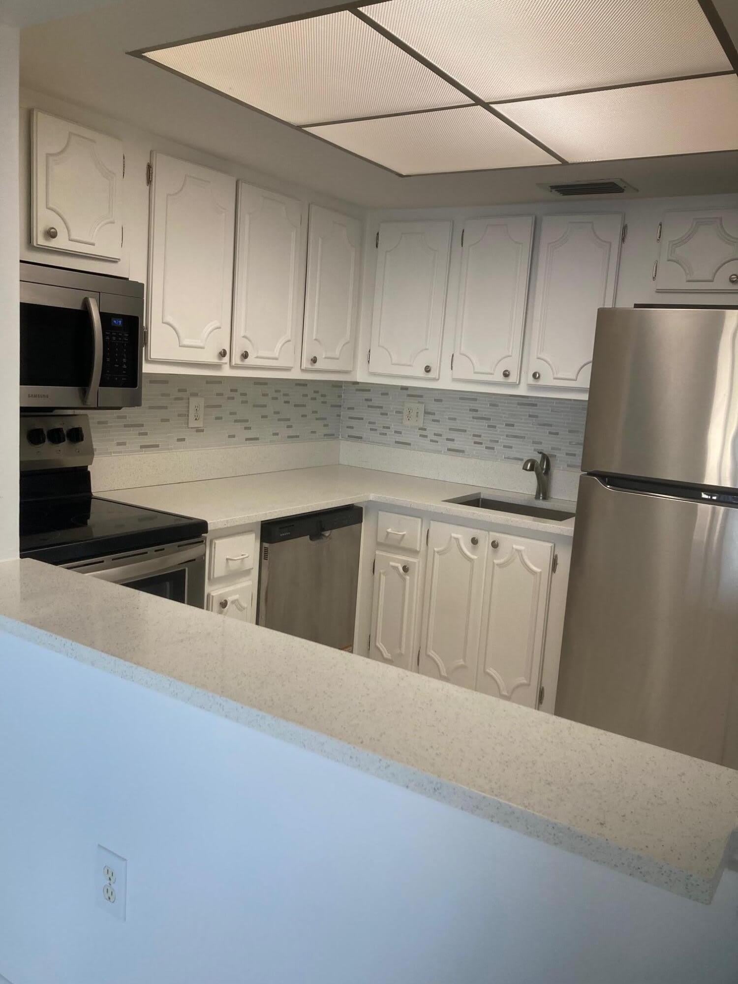 2936 Lake Shore Drive – photo 4