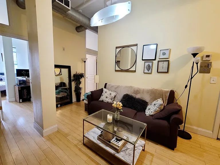 37 Temple Pl. – photo 2
