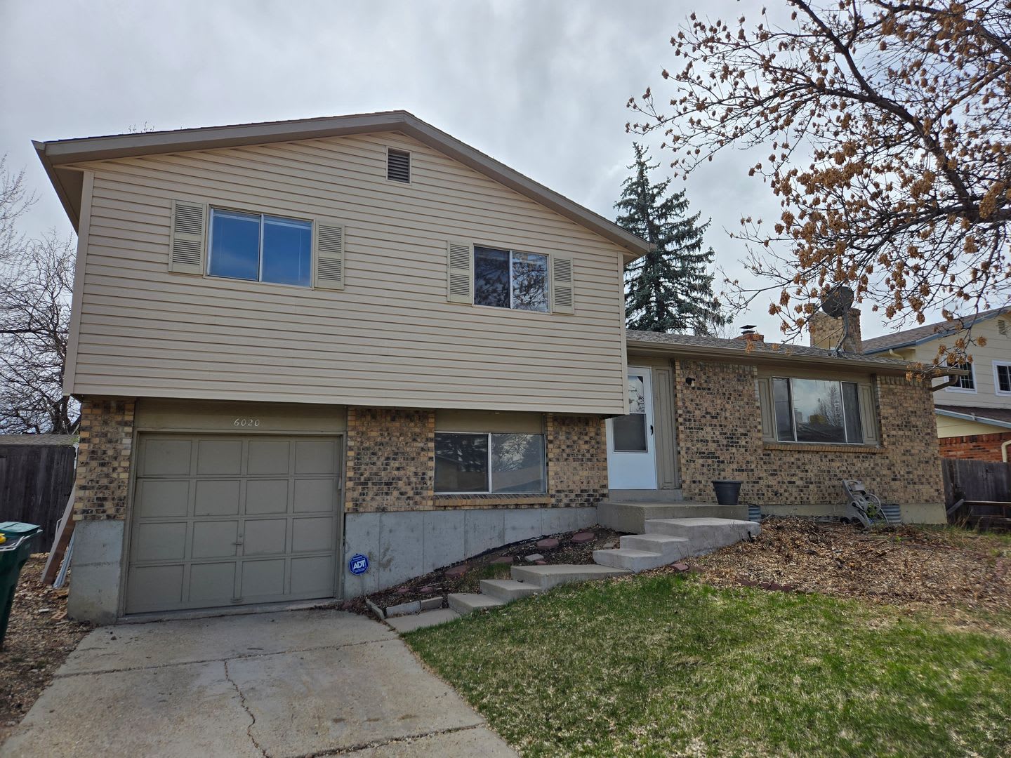 3 Bedroom 2 bath, single family house in Westminster – photo 2