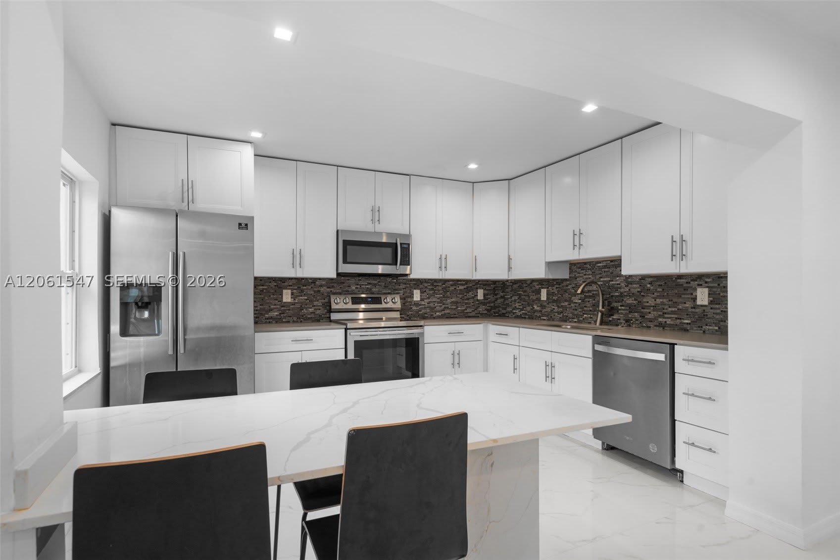 524 NW 10th St – photo 1