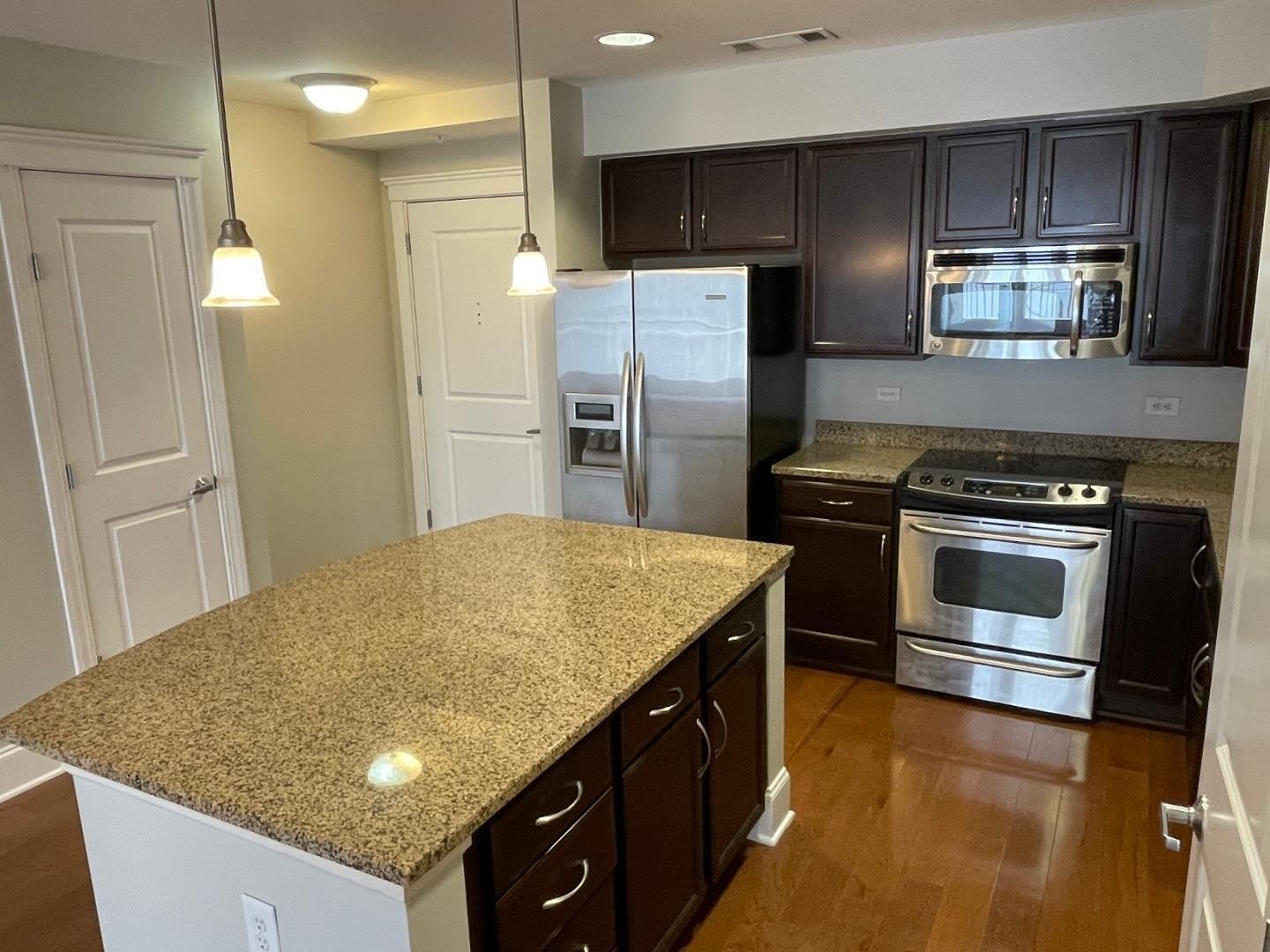 222 Glenwood Avenue – photo 3