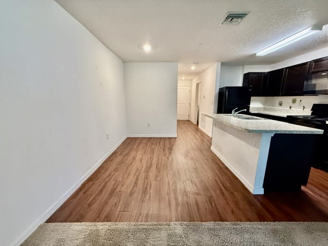 707 West Chelsea Street – photo 3