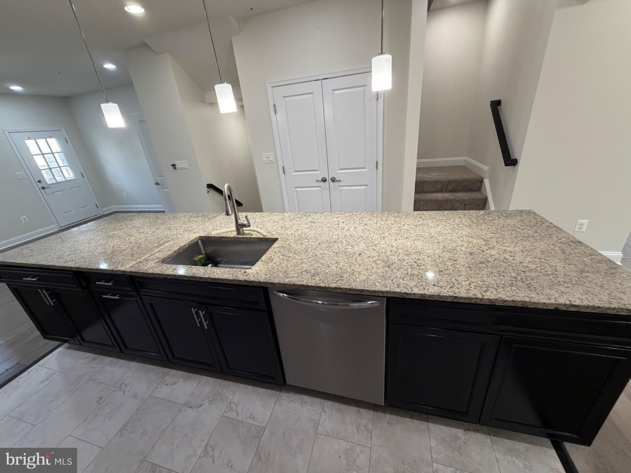 819 HERMAN Way – photo 4