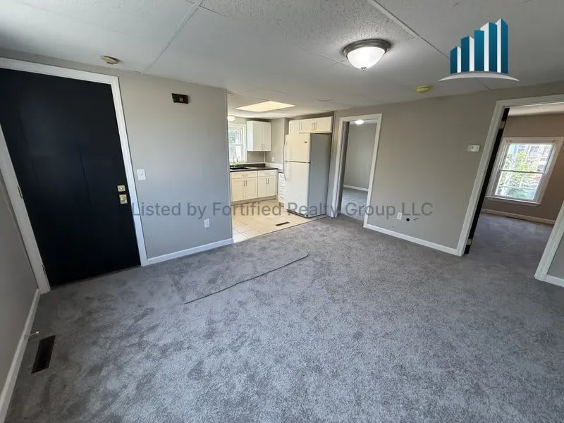 85 Massasoit St – photo 2