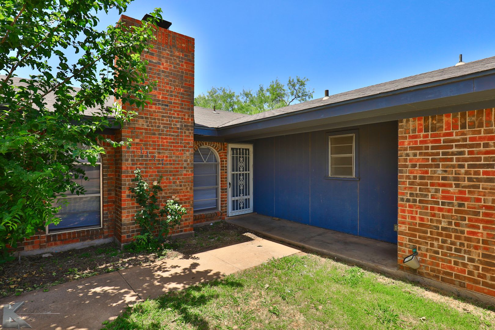 3/2/2 DUPLEX near ACU! – photo 1