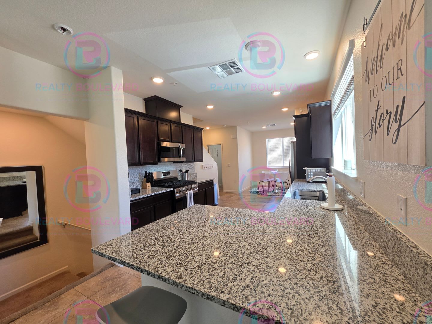 Fully Furnished 3-Bedroom Townhome Resort-Style Community Living – photo 4