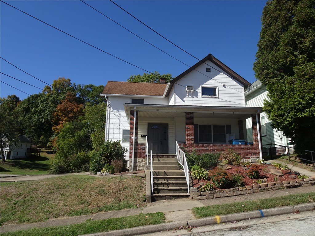 227 S 6th St – photo 1