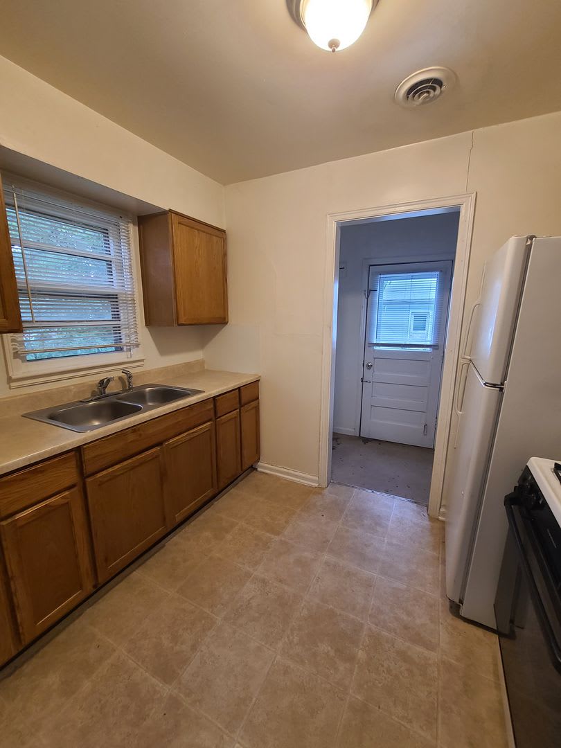 2 Bedroom Single Family Home Pet Friendly – photo 4