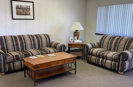 835 West Main St – photo 3