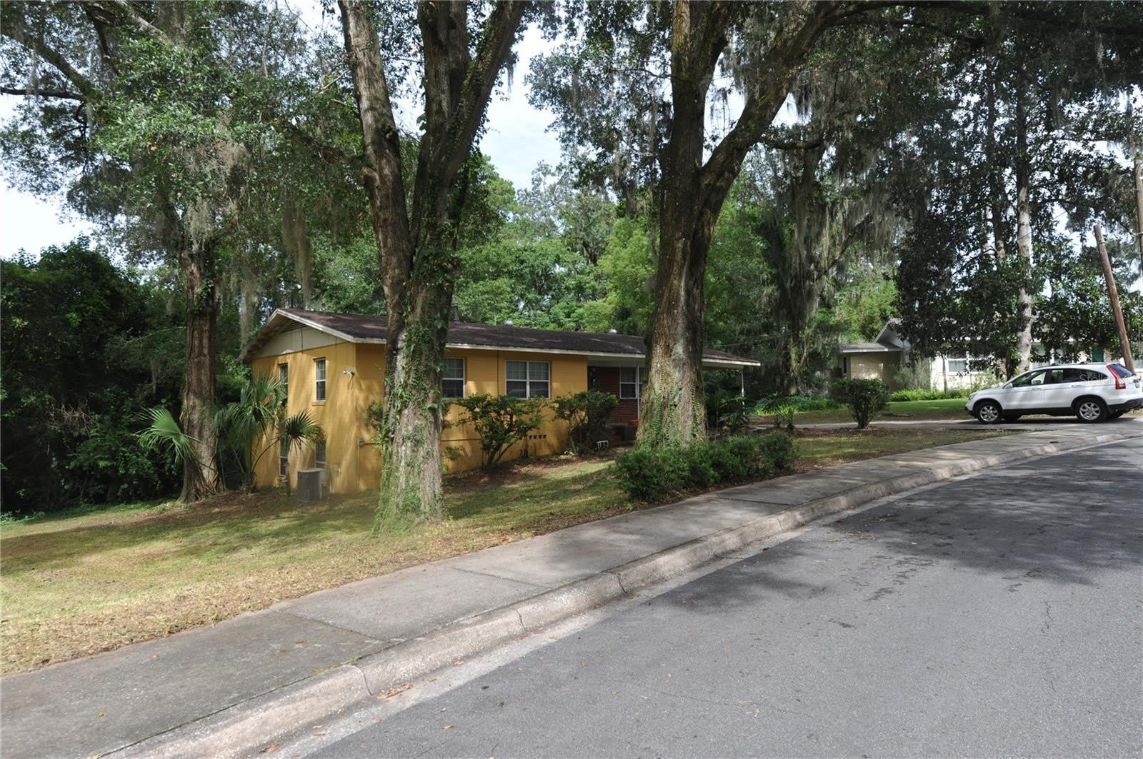 1410 NW 7TH Road – photo 3