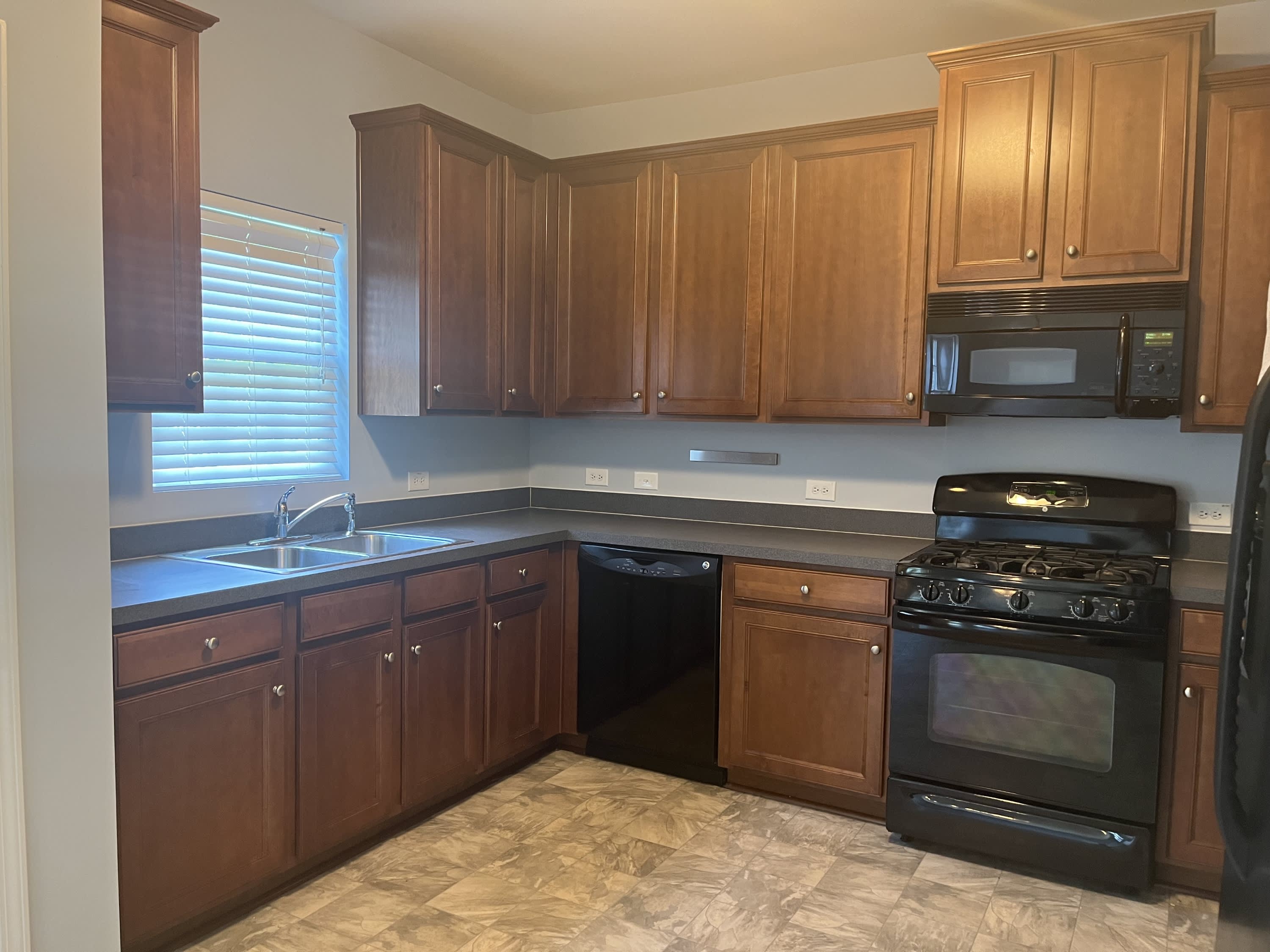 292 Mayfield Drive – photo 4