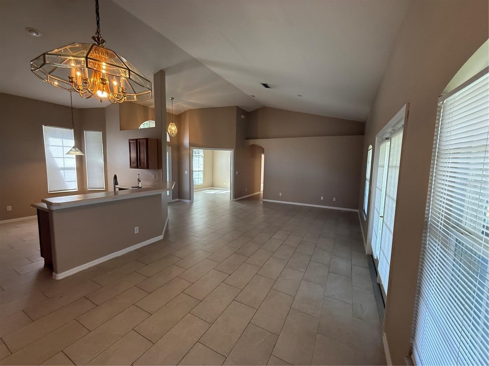 2735 CEDARIDGE Circle – photo 4