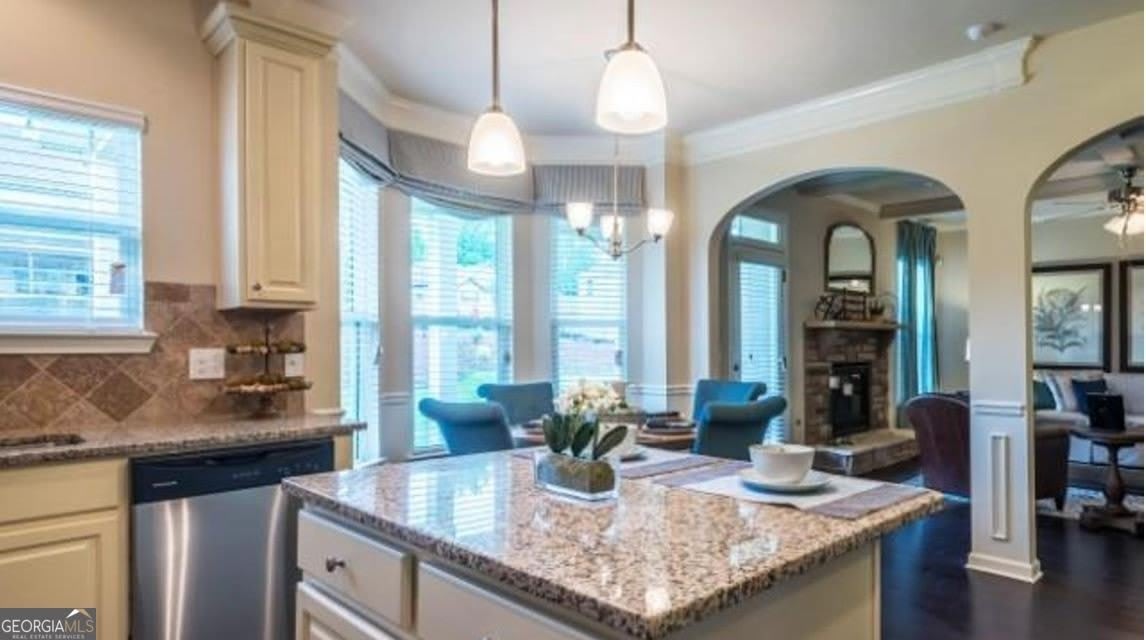 121 Beaumont Way – photo 2