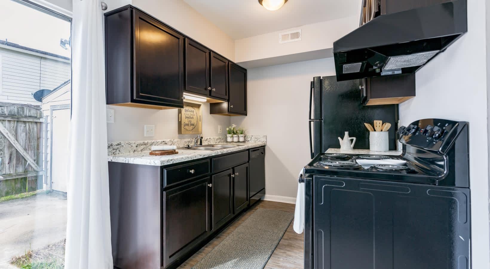 Lakeview Apartments & Townhomes – photo 2