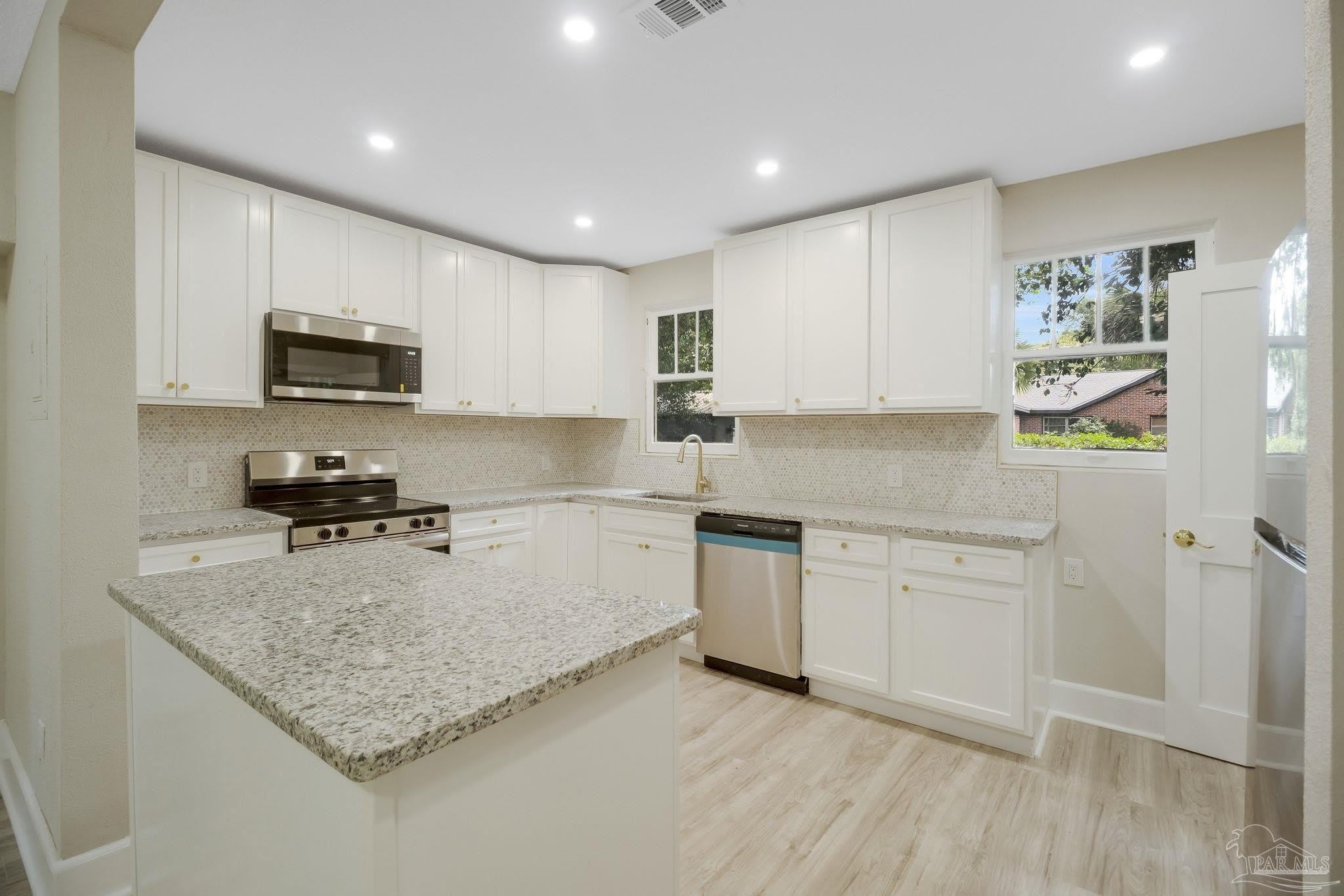 1322 Wisteria Ave – photo 4