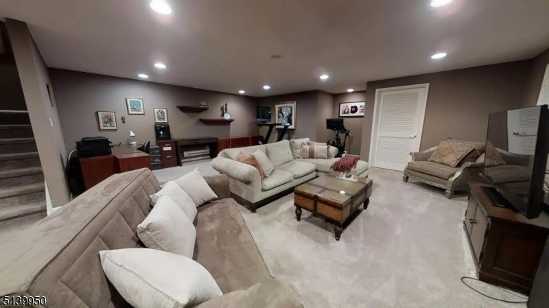 711 Binghampton Ln – photo 2