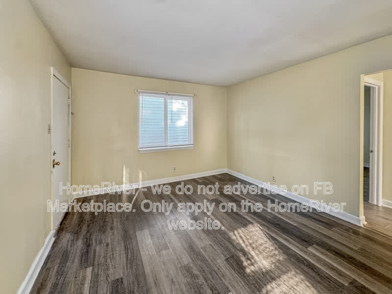 2413 Laurel St – photo 5