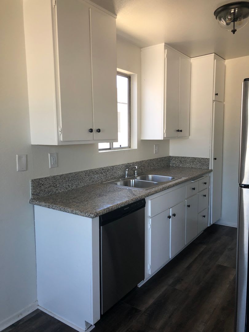 4338 Mammoth Ave Apts – photo 4