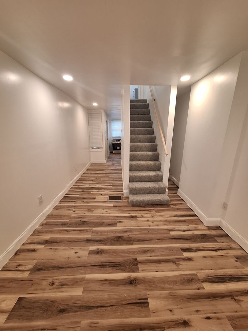 Newly Renovated One Bedroom House, Downtown Location – photo 4