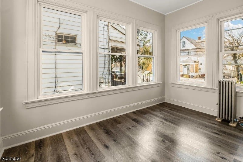 918 Grove St – photo 2
