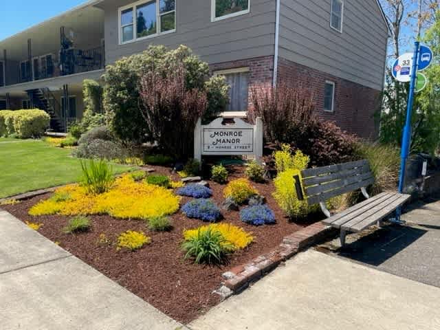 Monroe Manor Apartments – photo 2
