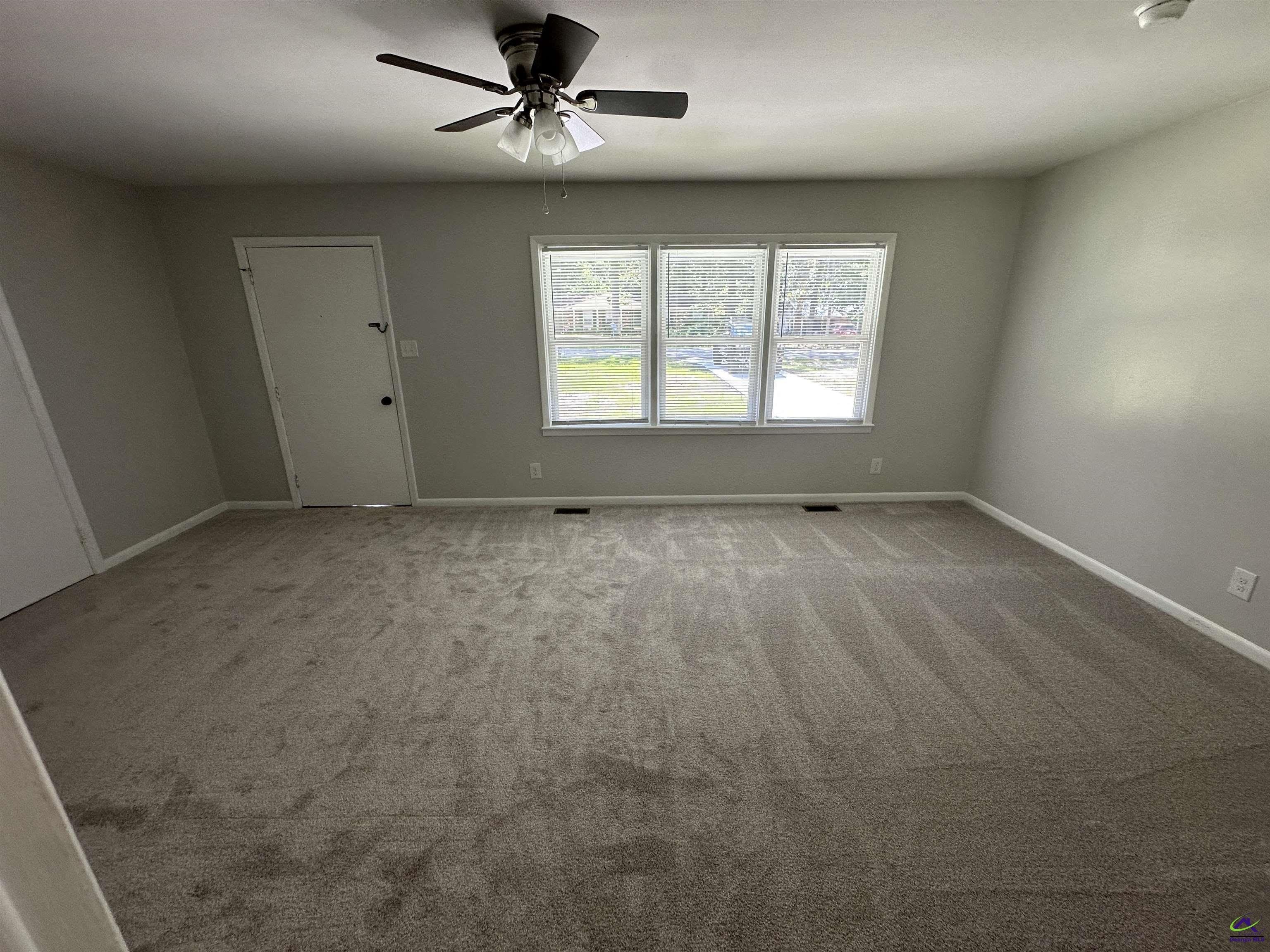 1021 Greenwood Dr – photo 3