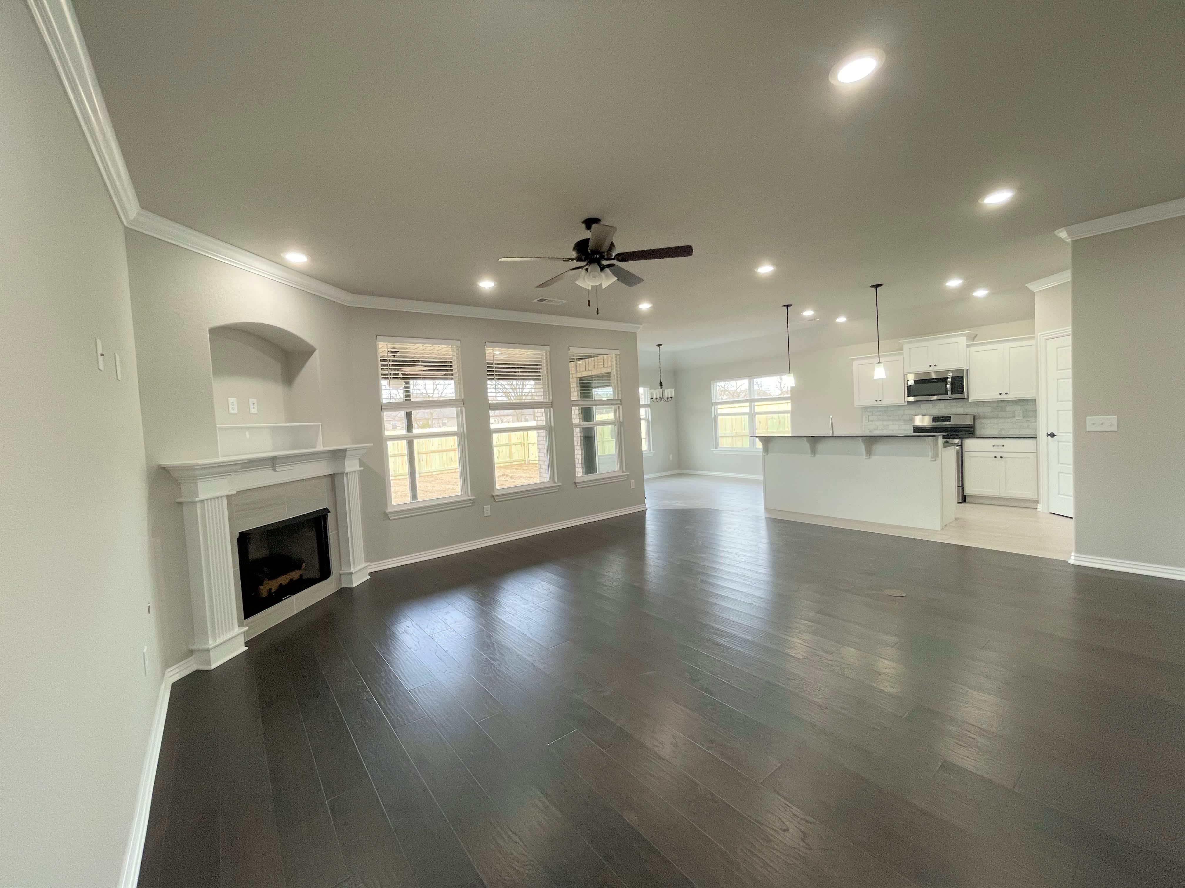 890 Lakeview Drive – photo 3