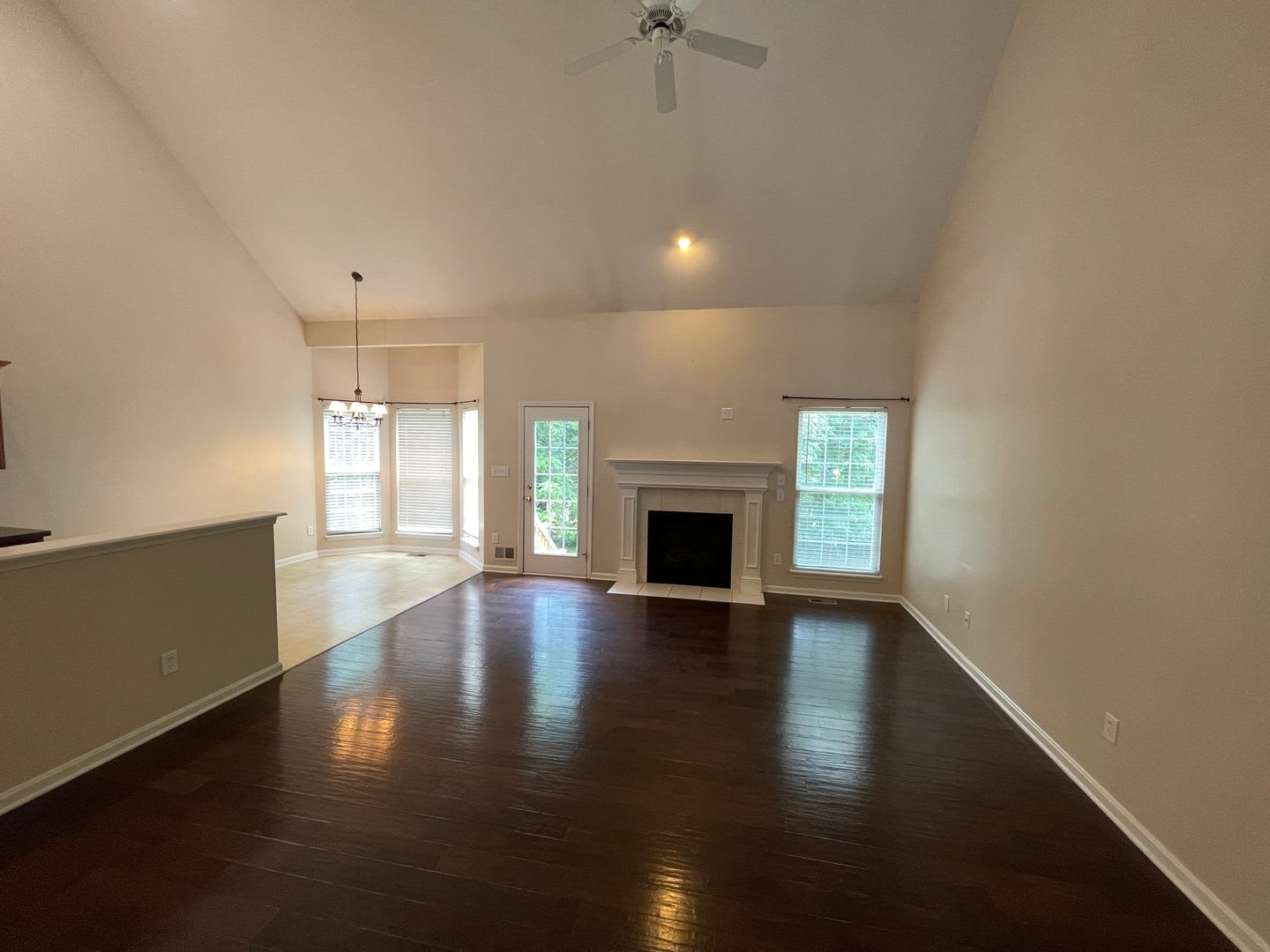 Amazing Home East Jefferson Co For Lease – photo 2