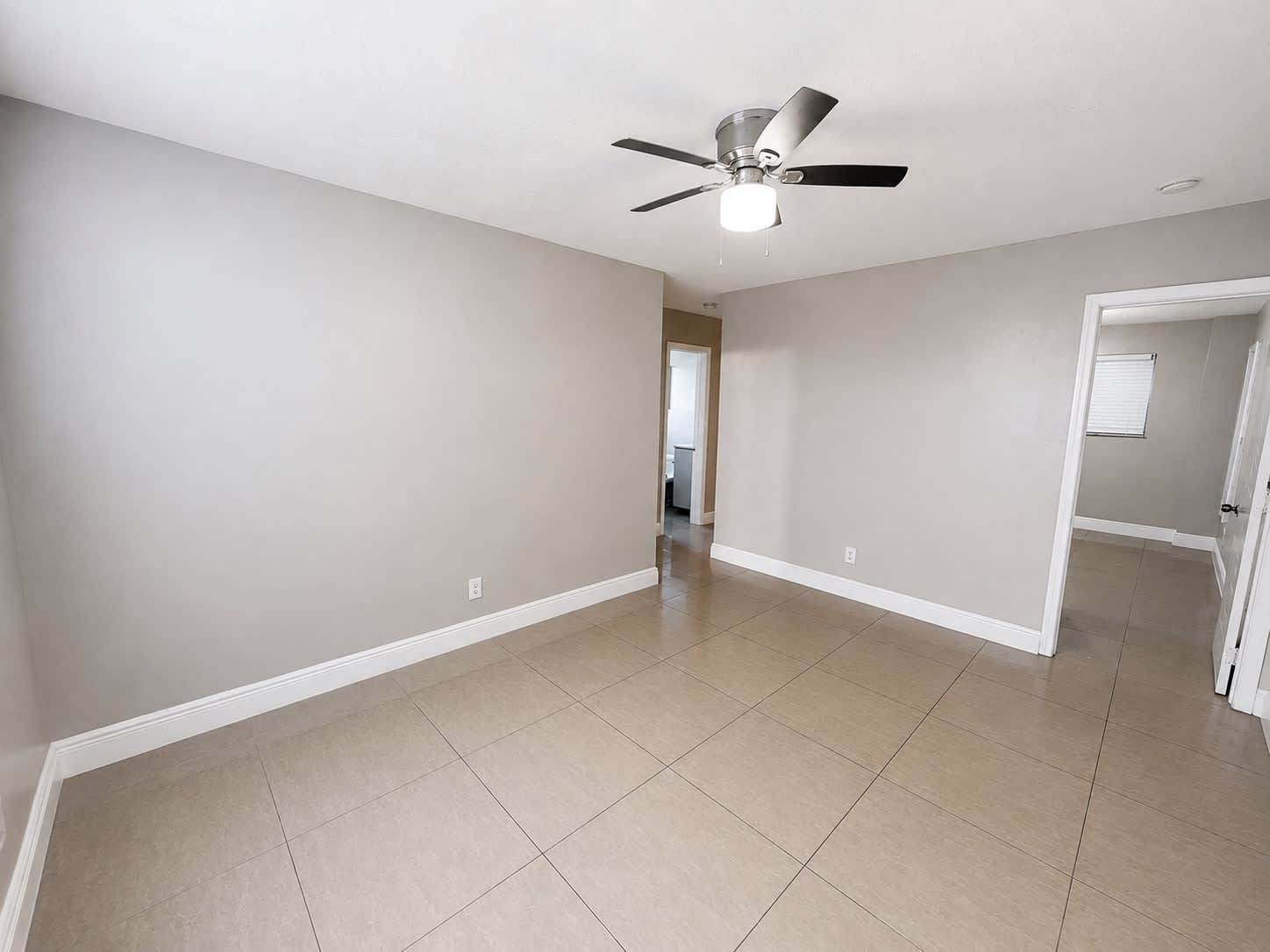 811 NW 6 Avenue – photo 4