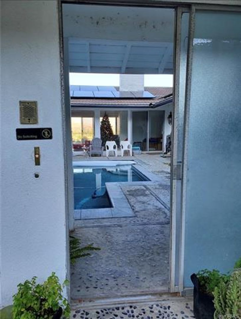 Rare multi-generational home – photo 5