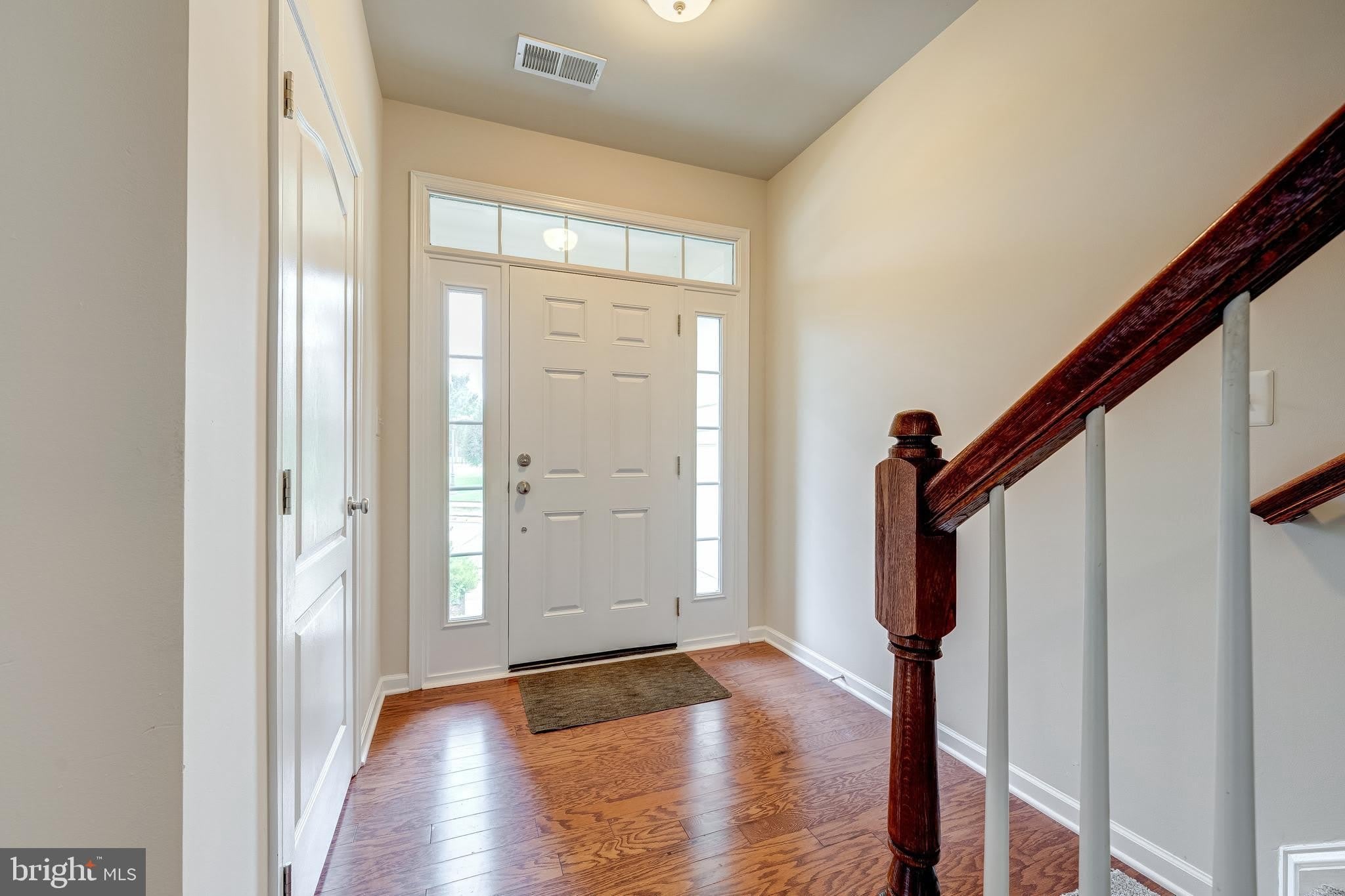 22635 NORWALK Square – photo 2