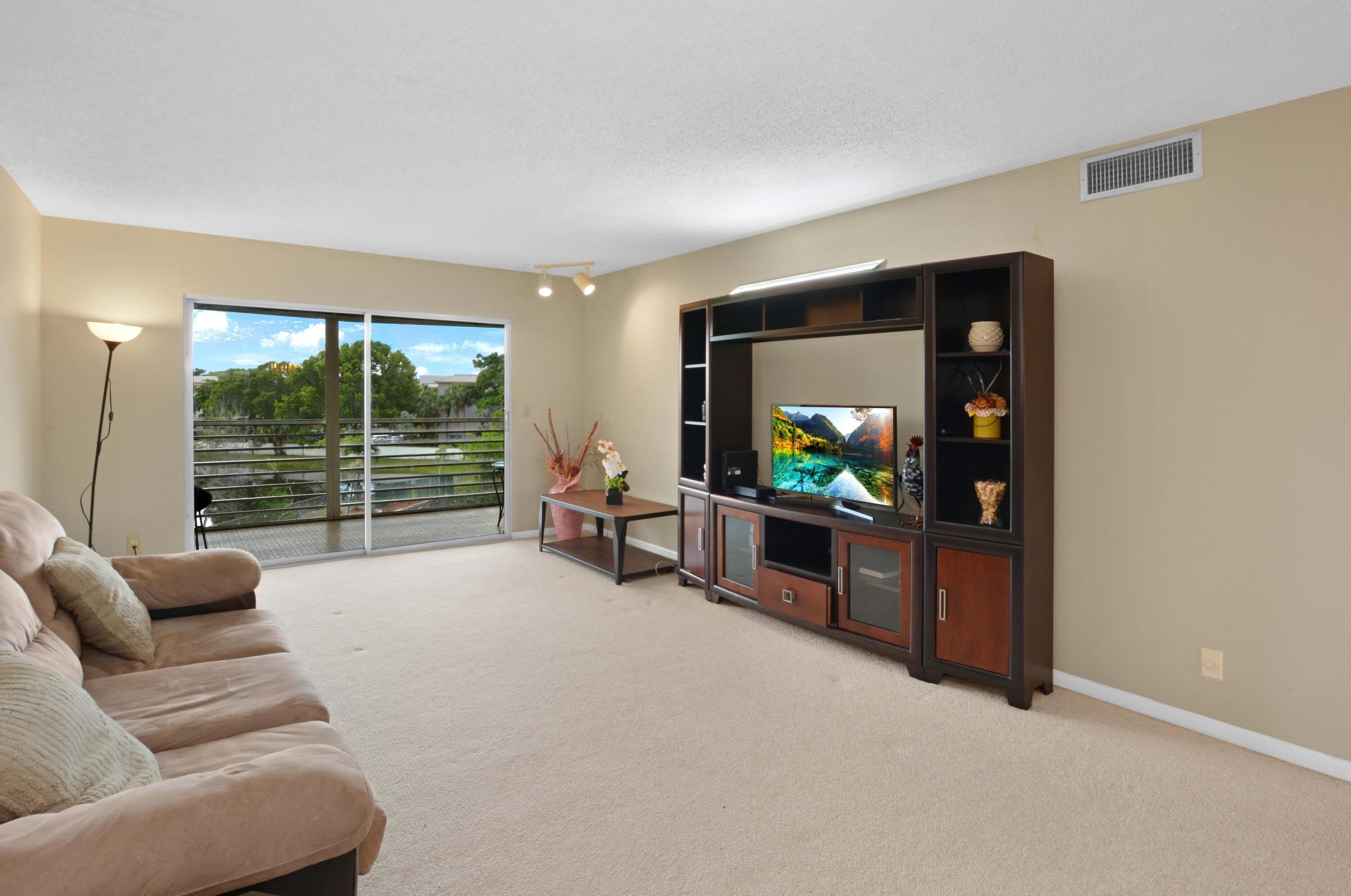 2101 Lucaya Bend – photo 2