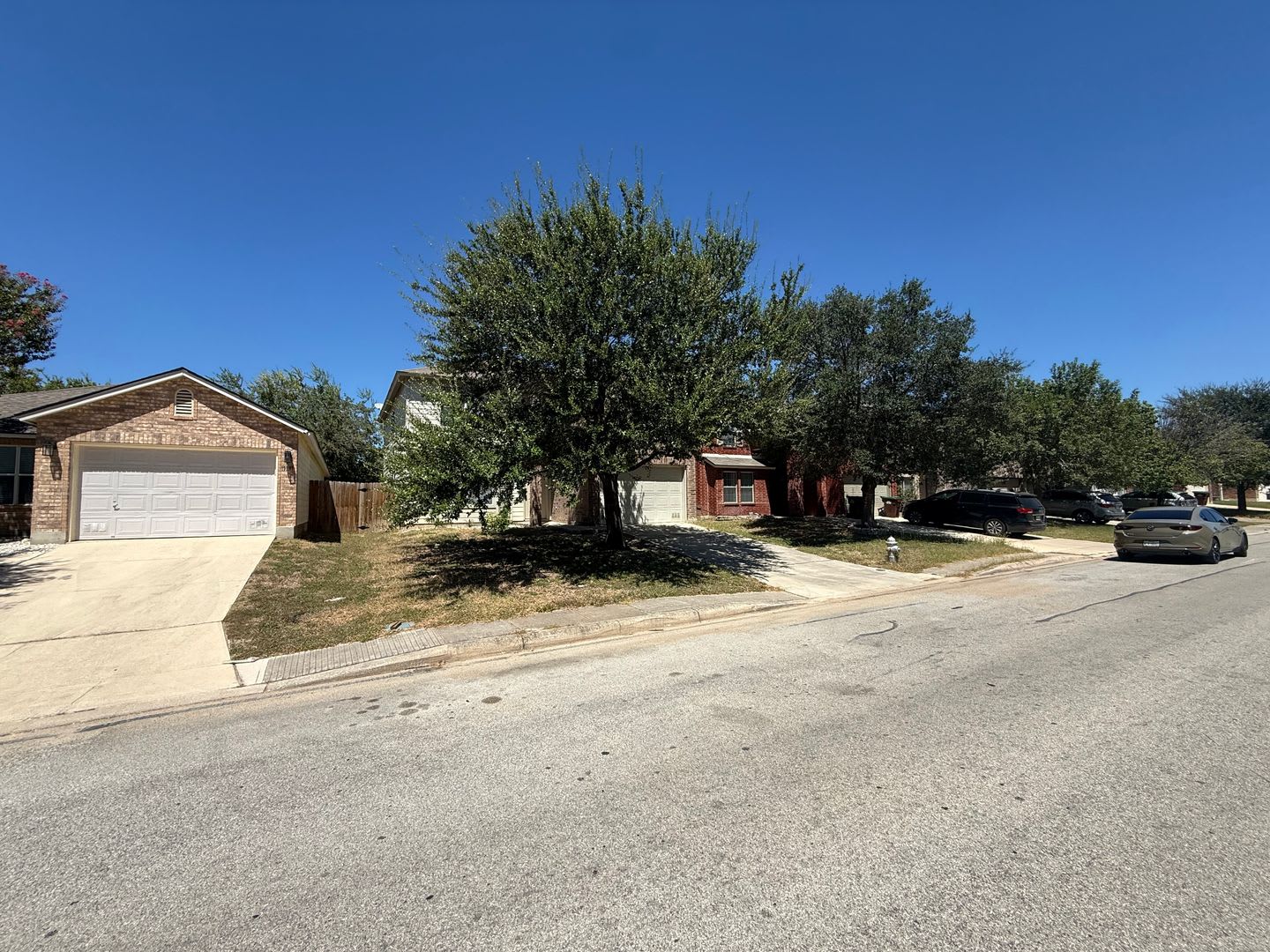 Well kept 4bd 2.5ba in Prime Location – photo 3