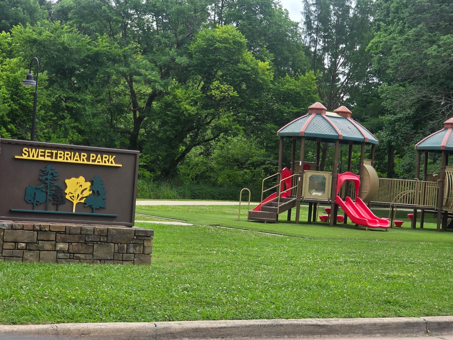 Golf Course Views Trailside Living Charming 2 Bed 1 5 Bath Condo Near Sweetbriar Park – photo 2