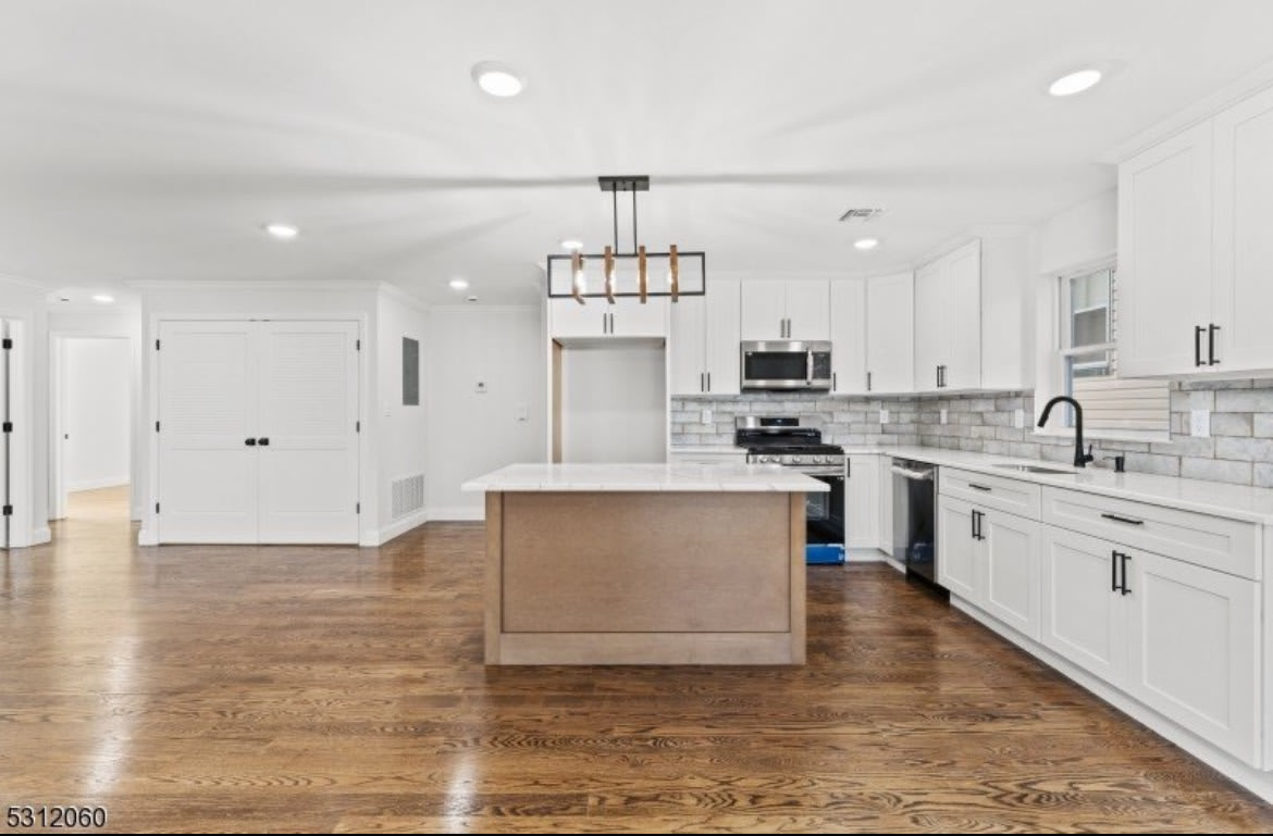 765 Canton St – photo 4