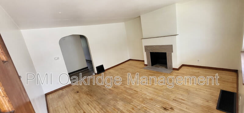 1603 Broadway St – photo 2